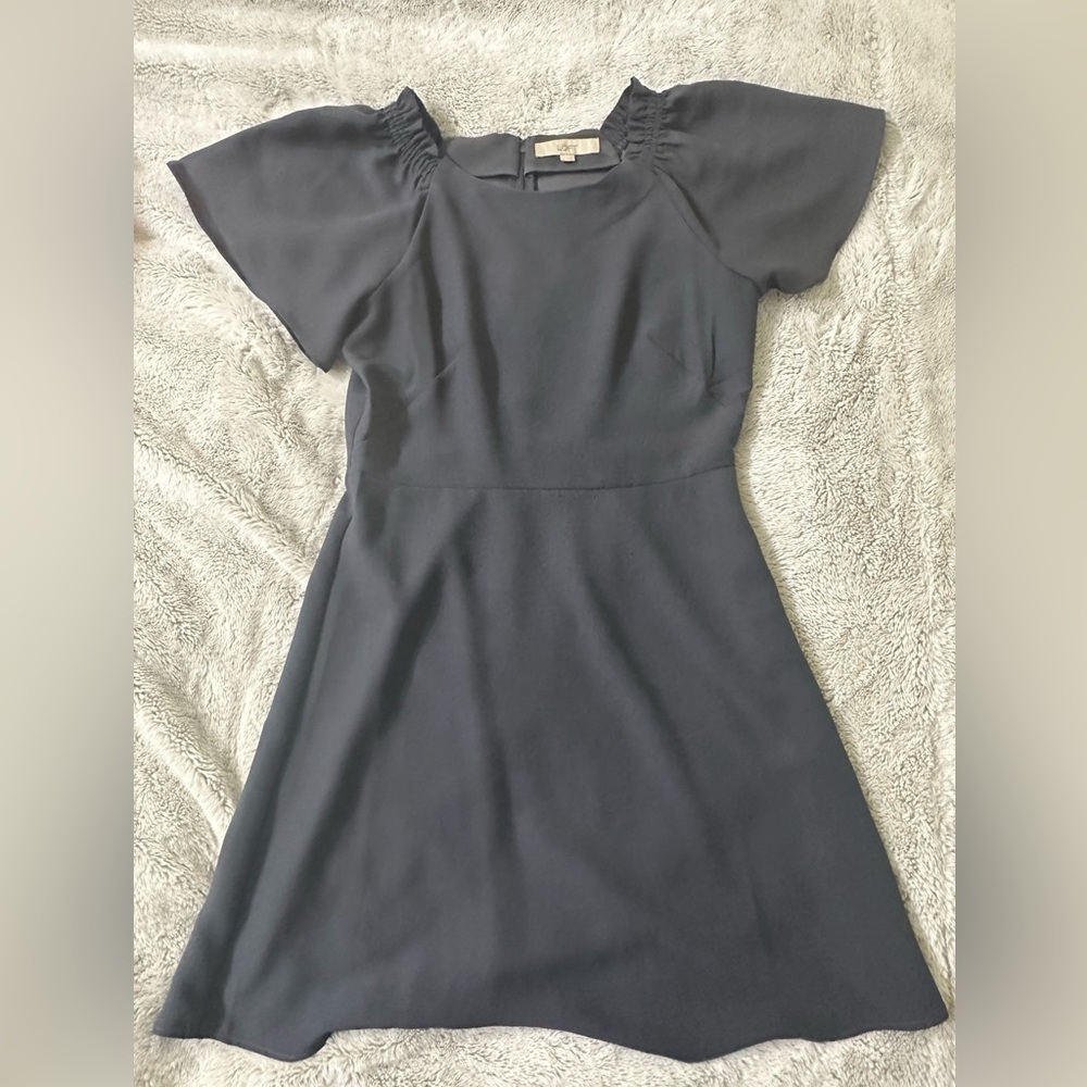 EUC Loft sz. 8 Fit and Flare Dress w/ flutter sleeves